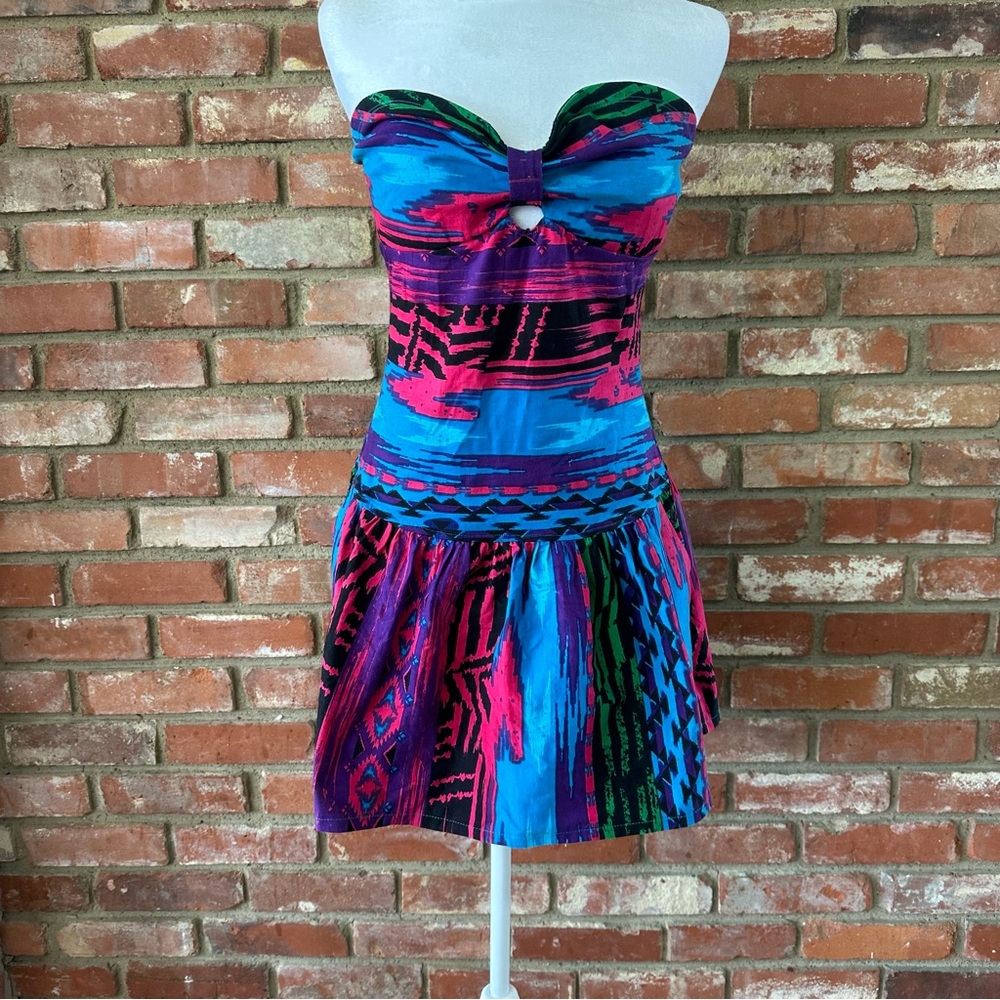 Vibrant Aztec Strapless REEF